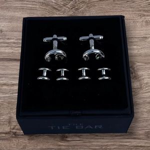 THE TIE BAR Silver Cufflinks & Four Stud Set